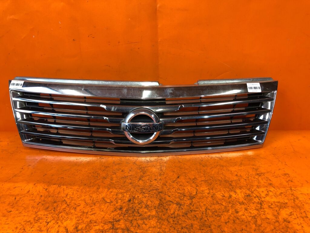 Решетка радиатора на Nissan Liberty RM12 62310-WF700