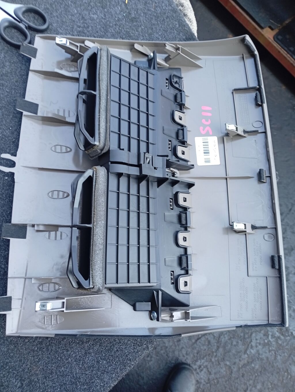 Воздуховод на Nissan Tiida C11 68414-ED000