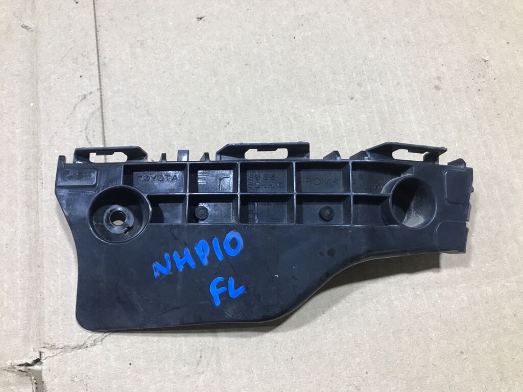 Крепление бампера на Toyota Aqua NHP10 52536-52110, Переднее Левое расположение