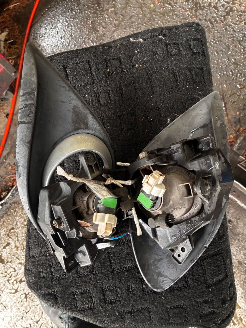 Туманка бамперная на Mazda Demio DE5FS 114-61010