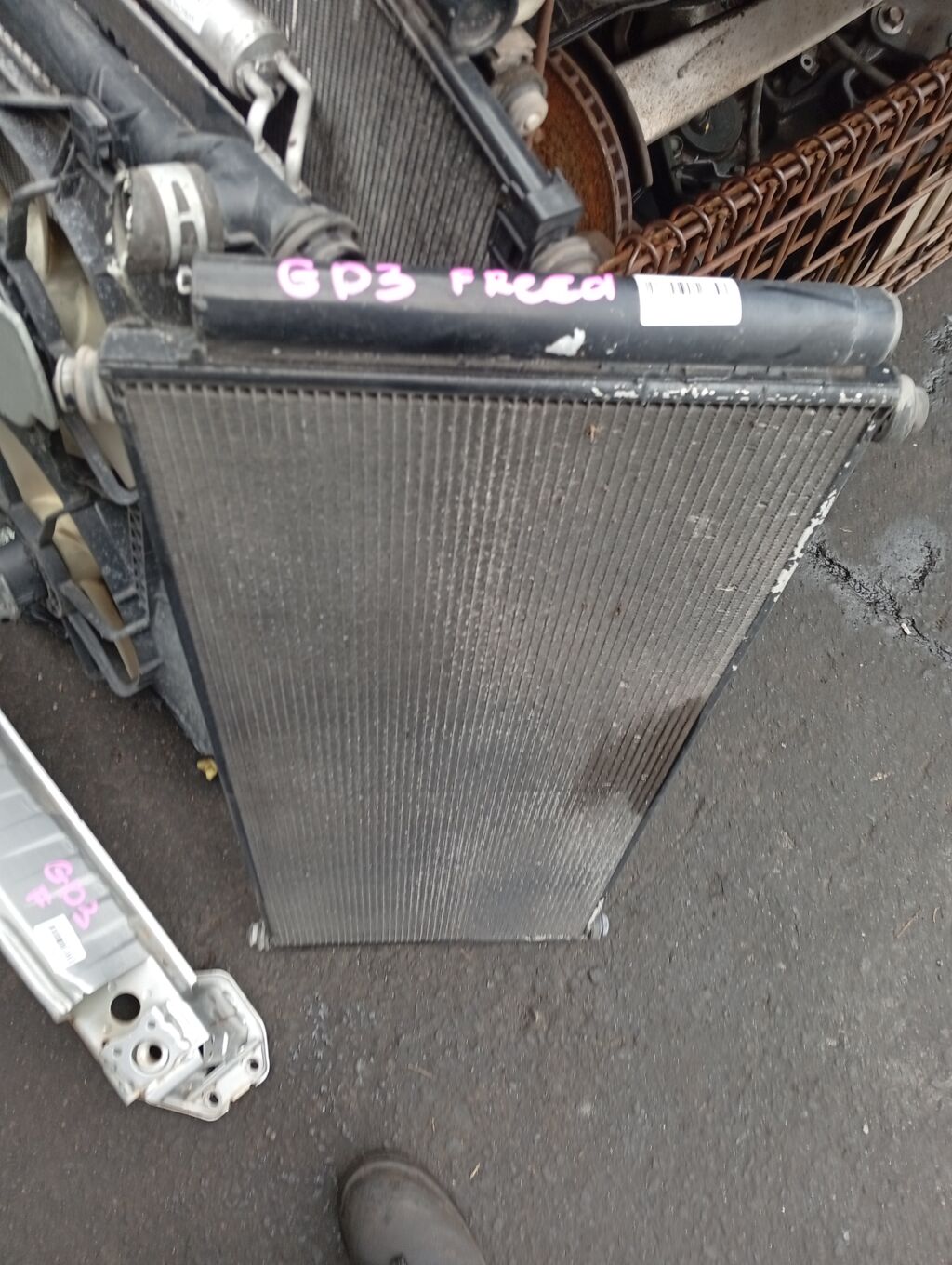 Радиатор кондиционера на Honda Freed GB3 L15A Фото 2