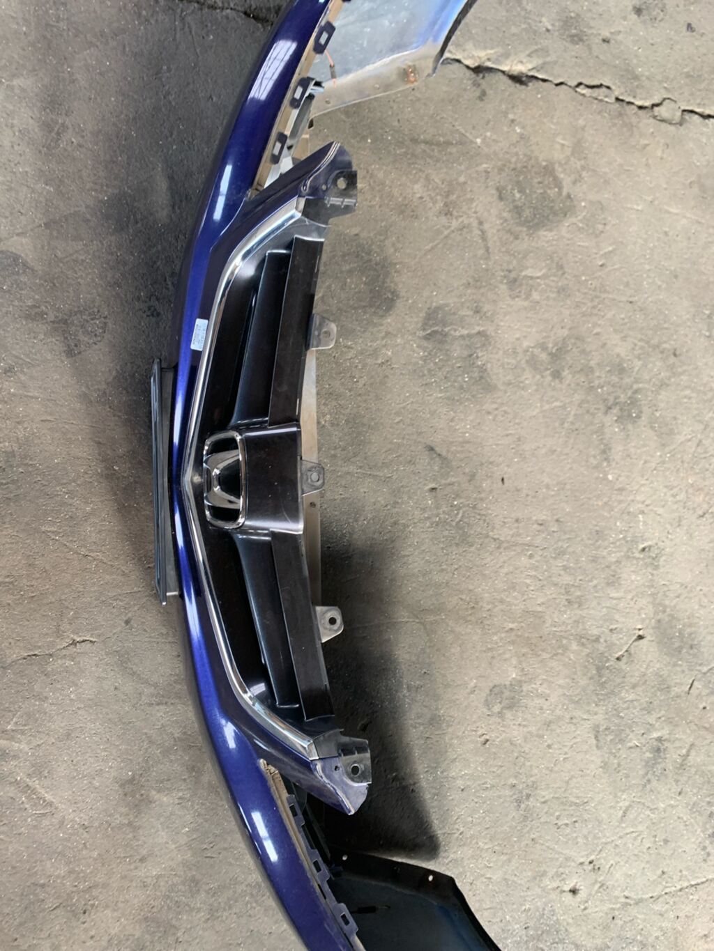 Бампер на Honda Accord CL7, Переднее расположение