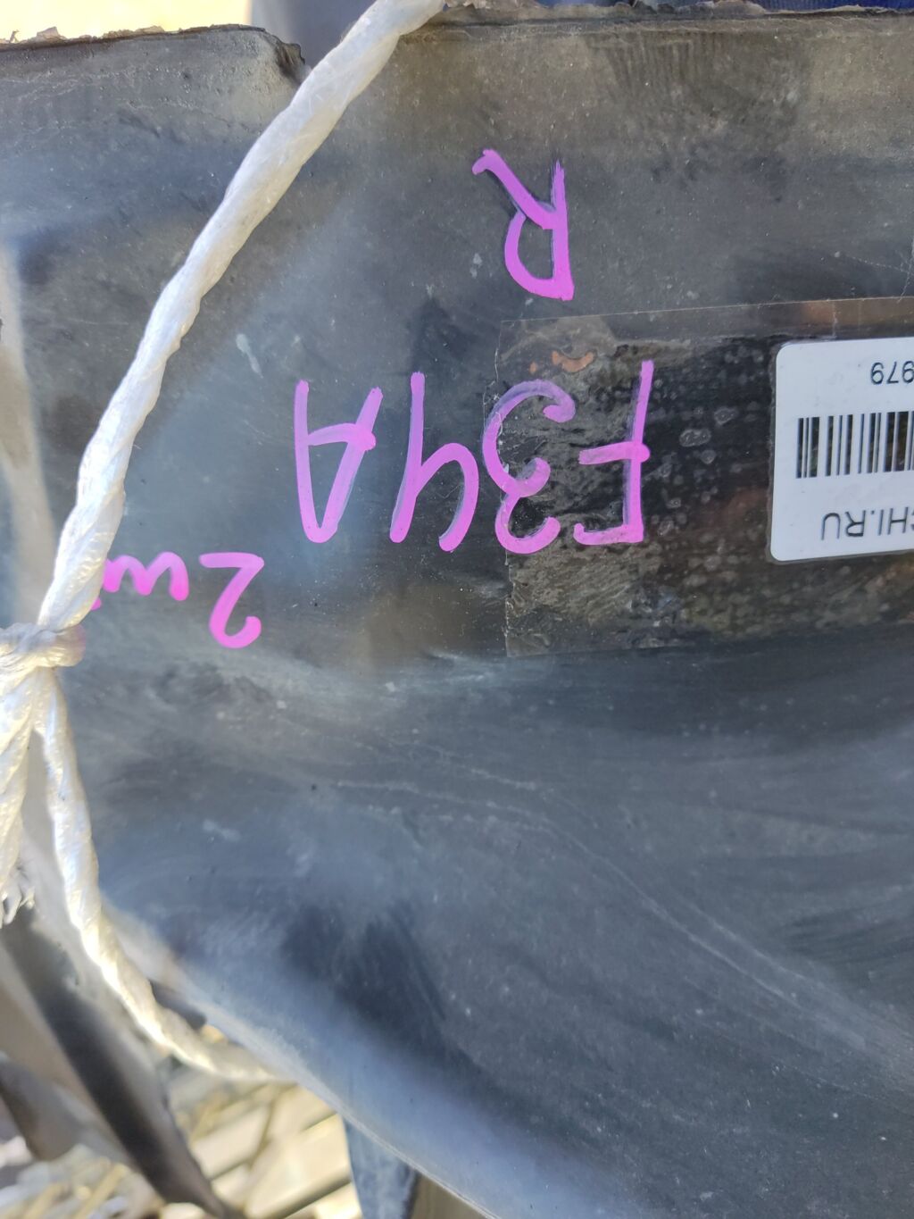 Подкрылок на Mitsubishi Diamante F34A 6A13 MR119143  MR119144, Переднее расположение
