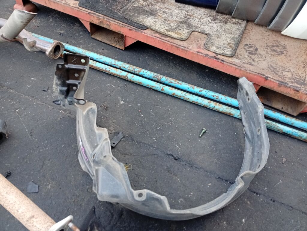 Подкрылок 53876-B2290 на Daihatsu Move LA100S KF-VE Фото 2