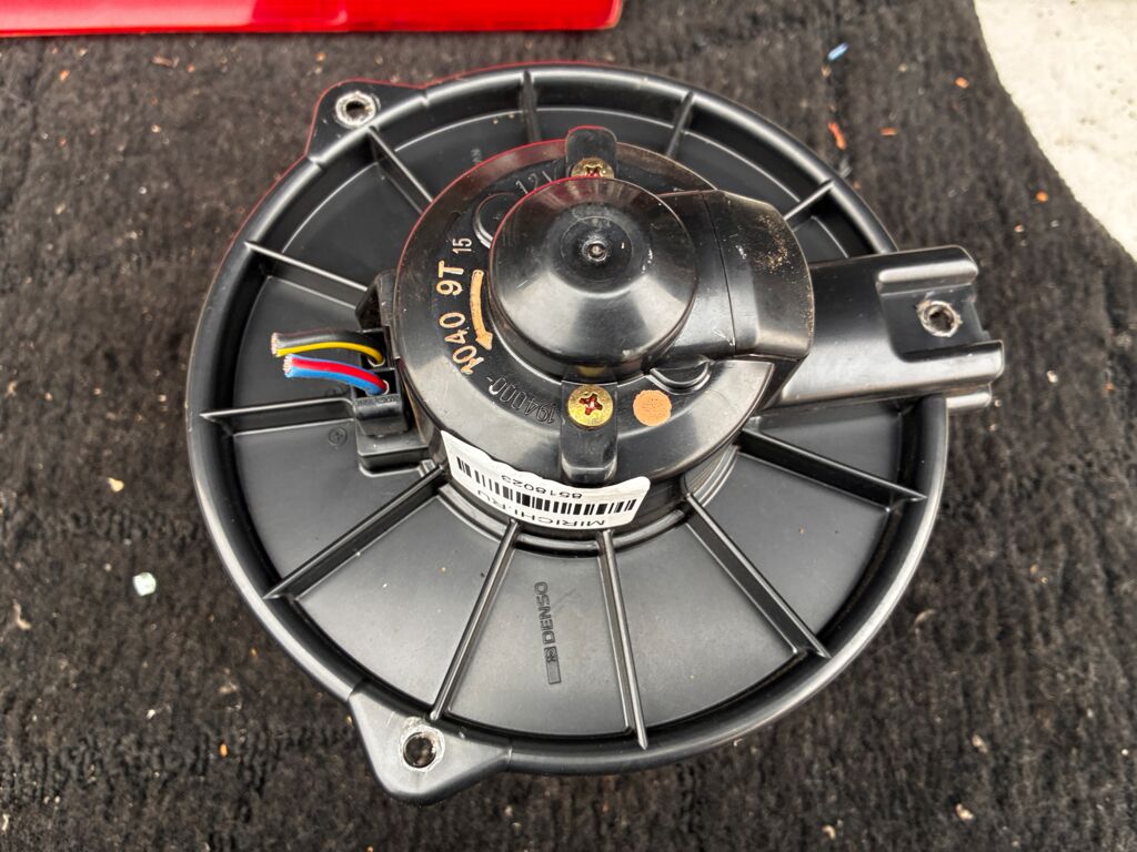 Мотор печки на Toyota Corona Premio AT211