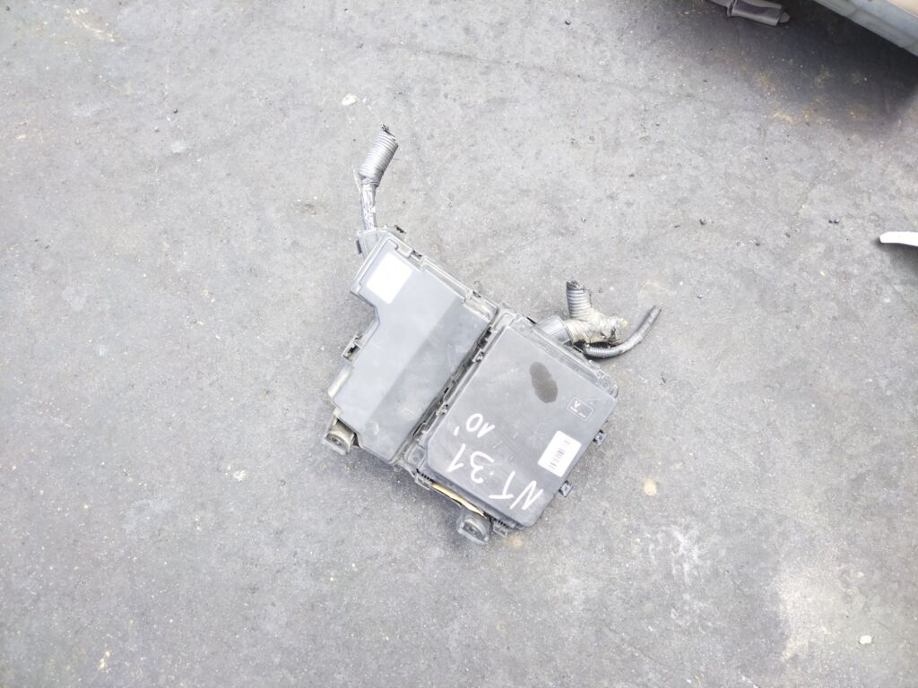 Блок предохранителей на Nissan X-Trail NT31 MR20DE 284B6-JG03A