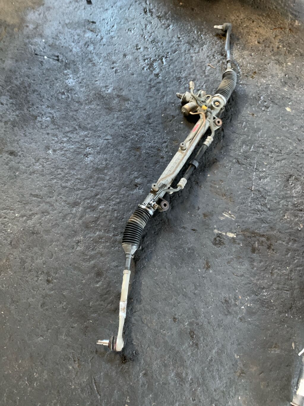 Рулевая рейка на Mercedes-Benz Vaneo W414.700 166.991 16811011003