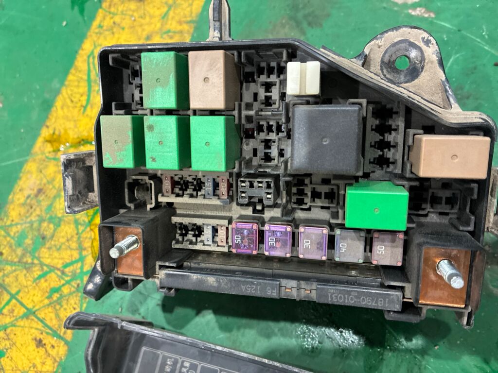 Блок предохранителей на Hyundai Solaris RB G4FA 91200-0U142  1201131165