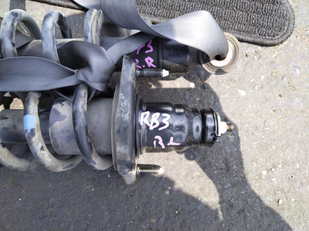 Стойка амортизатора на Honda Odyssey RB3 K24A, Заднее расположение