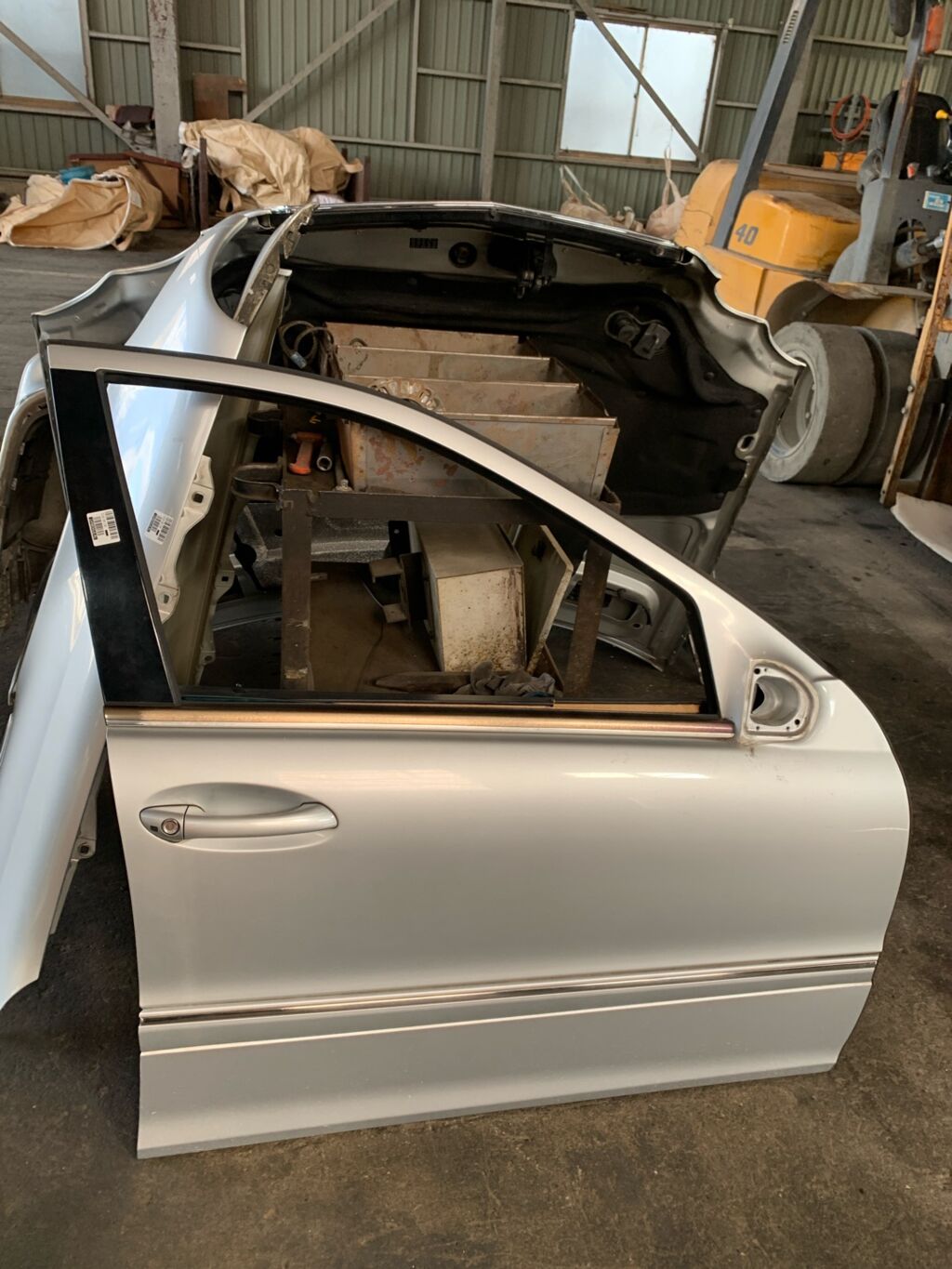 Дверь боковая на Mercedes-Benz C-Class Station Wagon S203.246, Переднее Правое расположение