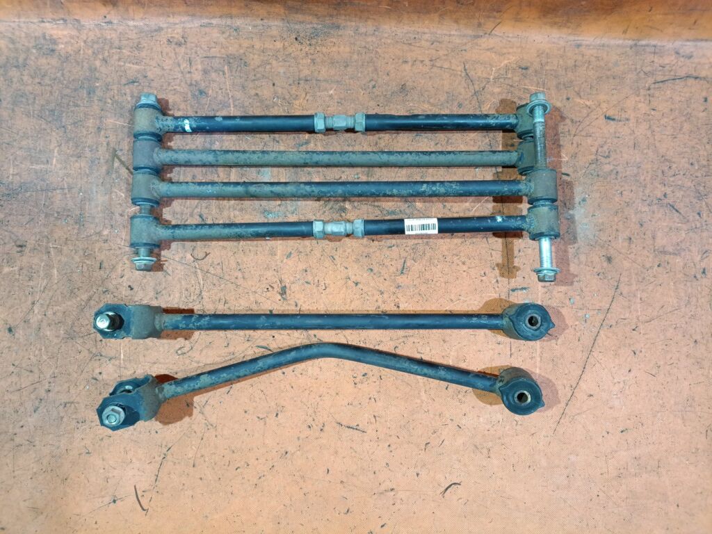 Тяга реактивная на Toyota Corolla EE111 4E-FE 48710-12190  48710-12200, Заднее расположение