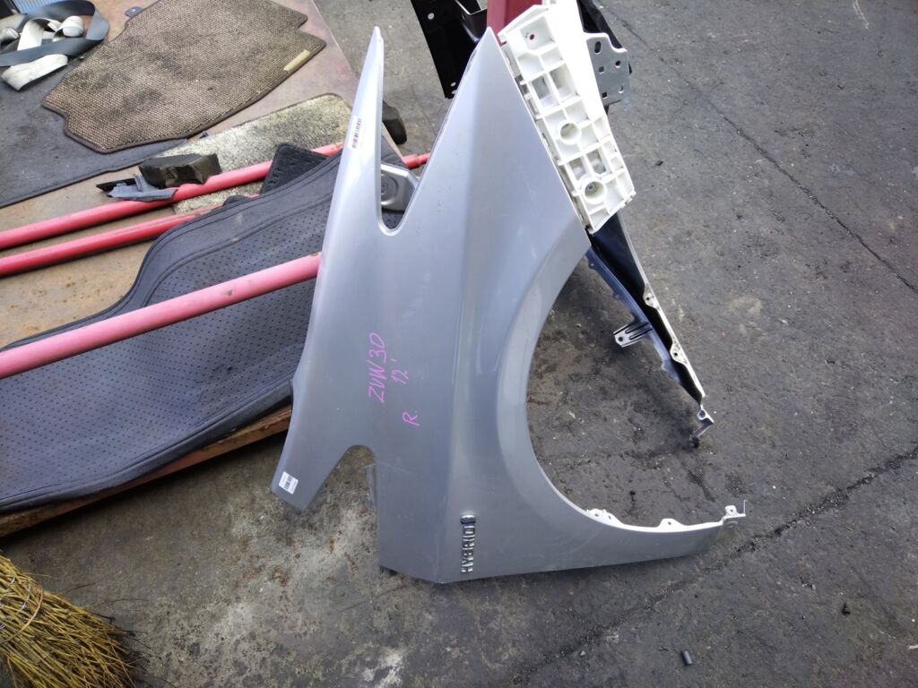 Крыло переднее на Toyota Prius ZVW30 53801-47040  TY10263AR  TY10263R, Правое расположение