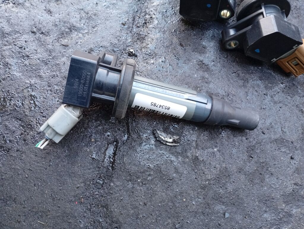 Катушка зажигания на Daihatsu Move LA150S KF-VE 19500-B2050