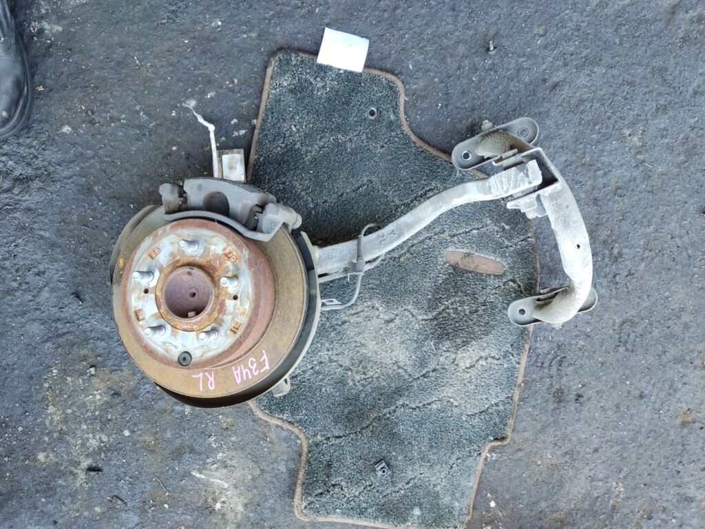 Ступица на Mitsubishi Diamante F34A 6A13, Заднее Левое расположение