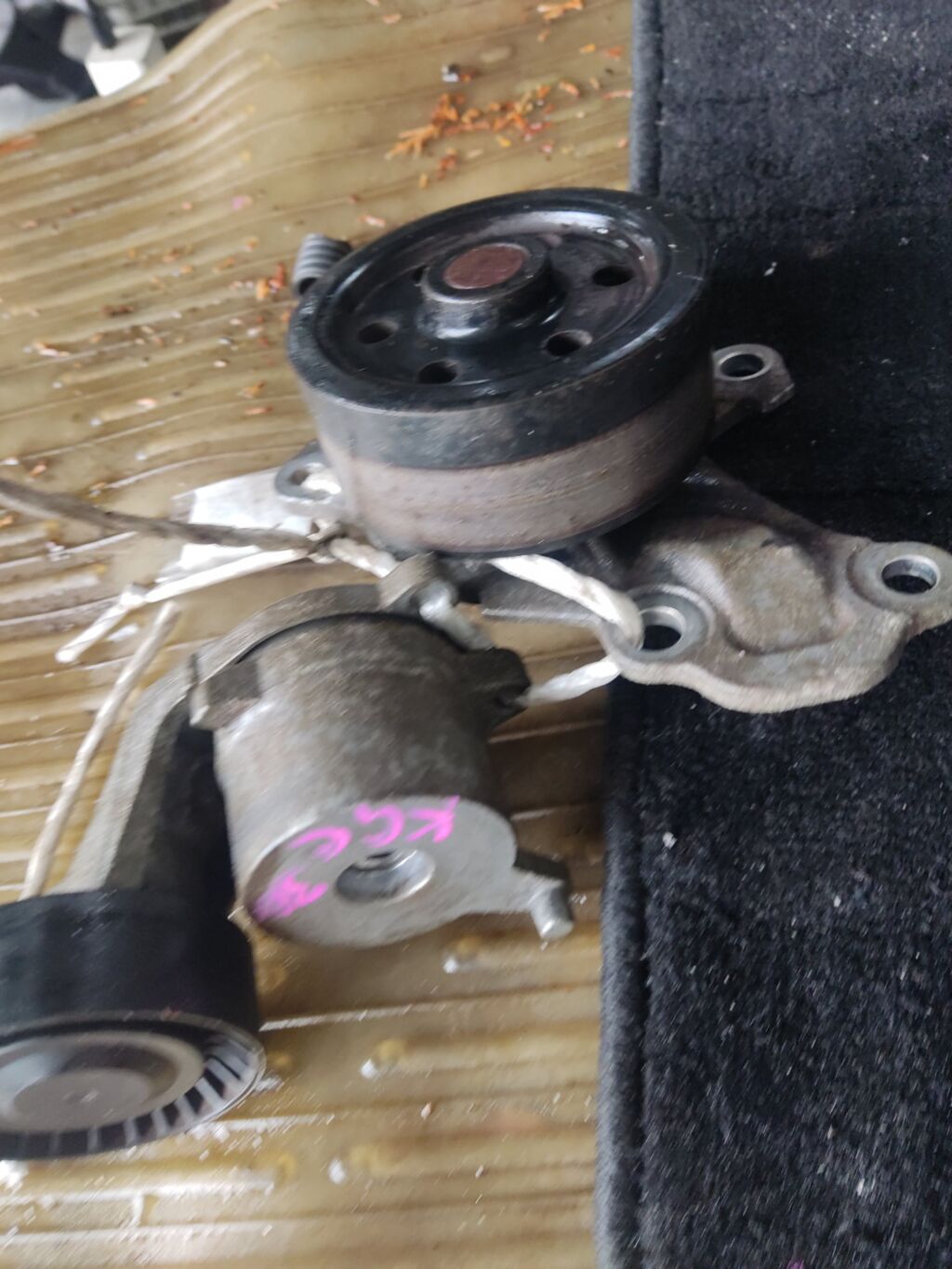 Ролик натяжной на Toyota Passo KGC30 1KR-FE