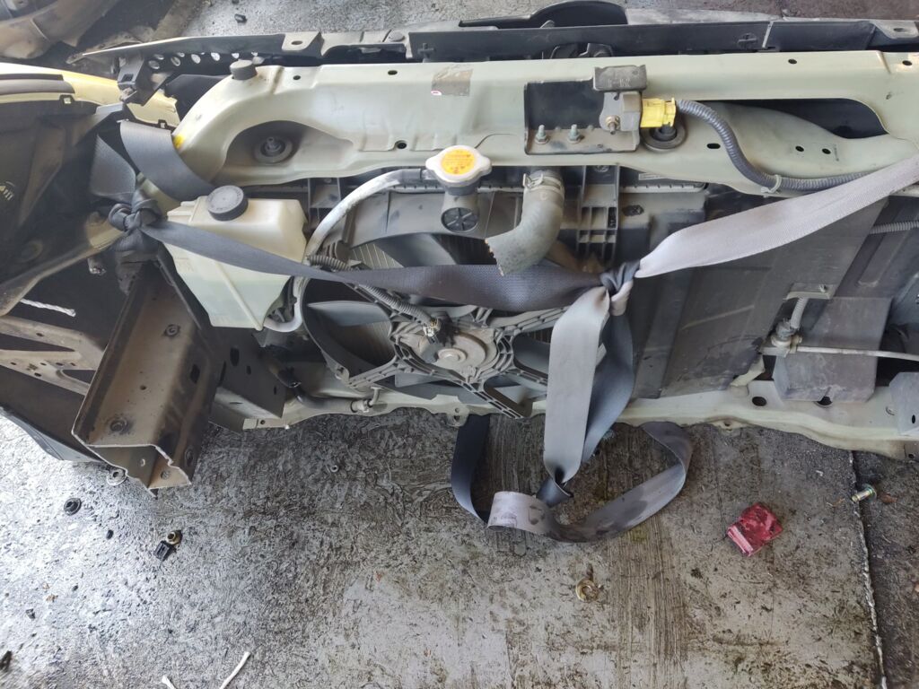 Ноускат на Nissan Note E11 HR15DE 1757