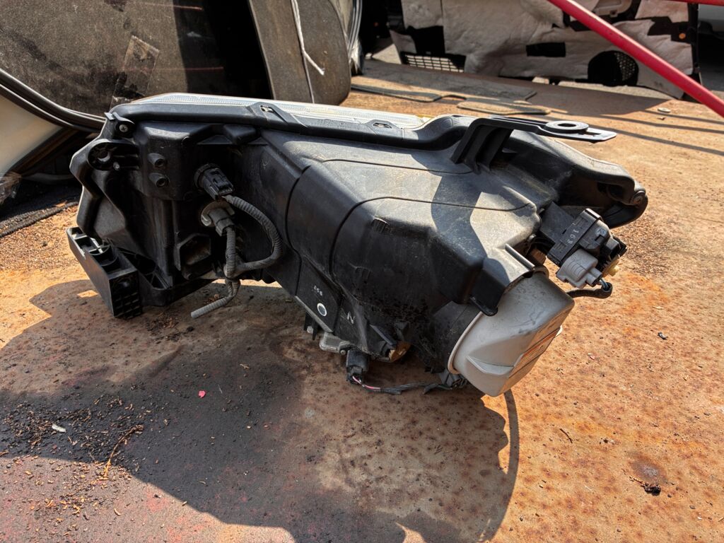 Фара на Honda Freed Spike GB3 100-22068, Правое расположение