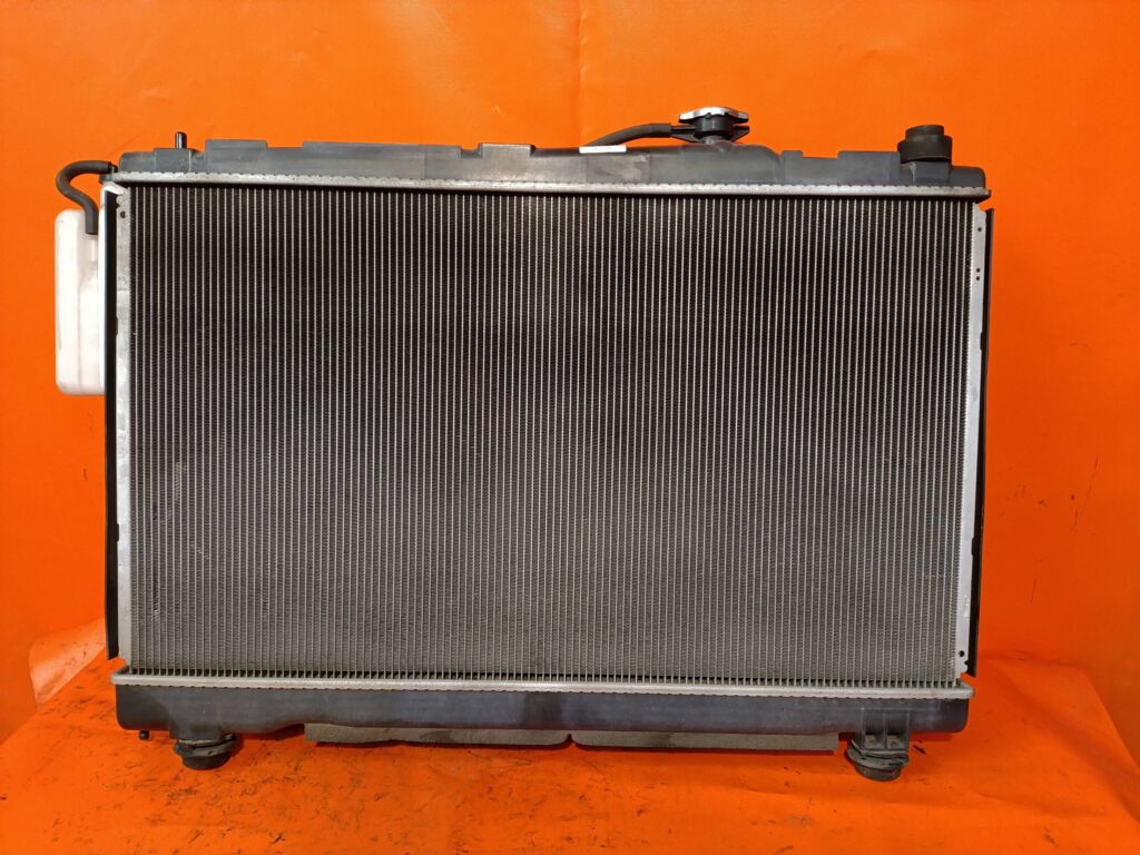 Радиатор ДВС на Toyota Noah ZRR70G 3ZR-FE 16400-28290  16400-28300  16400-28320  16400-28360  16400-37220  FX-036-0968  FX-036-0968A  FX-036-3443  FX-036-3443A  TD-036-0968  TD-036-0968A  TD-036-3443  TD-036-3443A