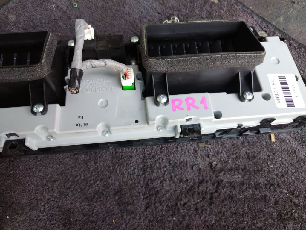 Блок управления климатконтроля на Honda Elysion RR1 K24A