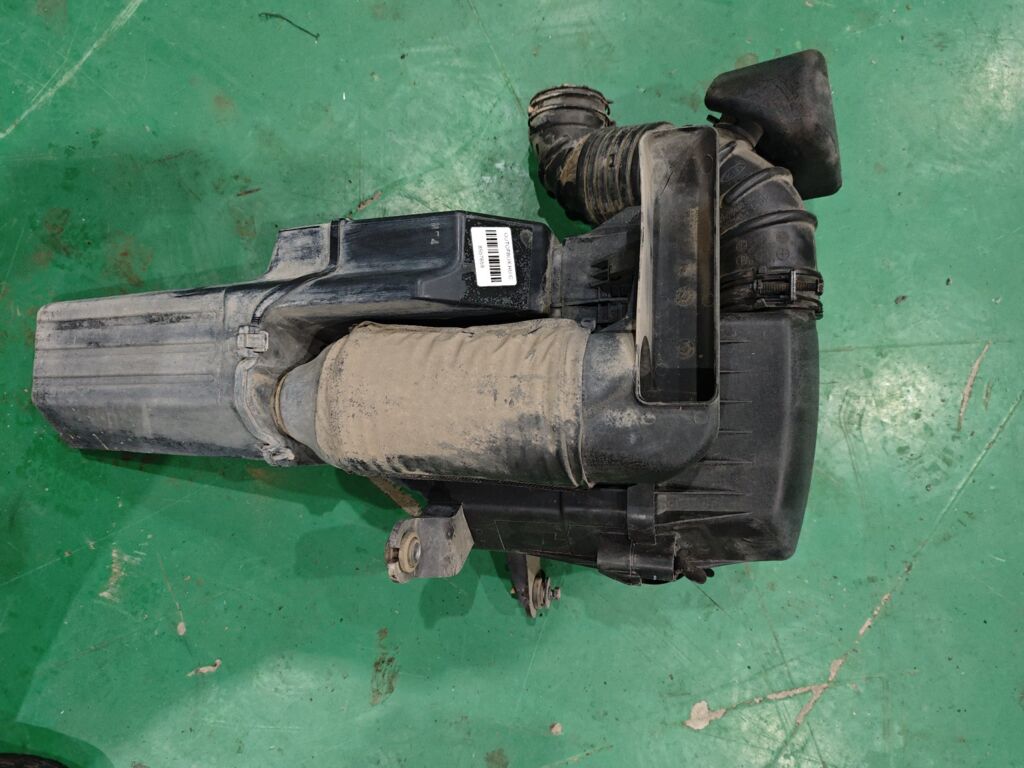 Корпус воздушного фильтра на Kia Rio QB G4FA 28100-4X000  28138-4X000