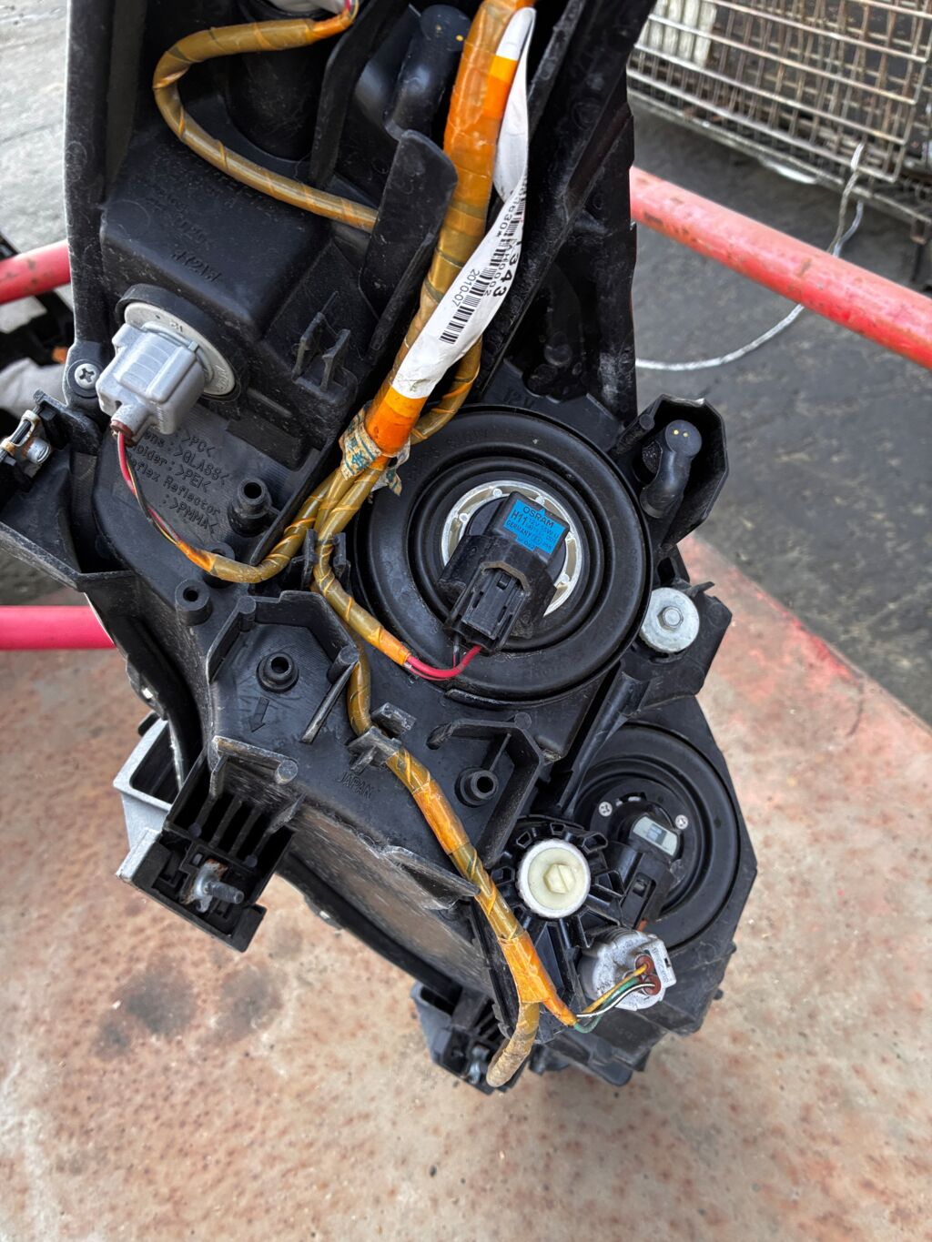 Фара на Mazda Axela BL5FP 100-41343, Левое расположение