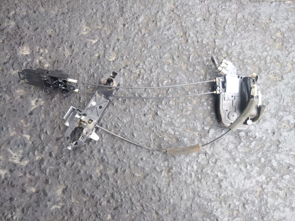 Замок двери на Nissan Tiida C11, Заднее Правое расположение