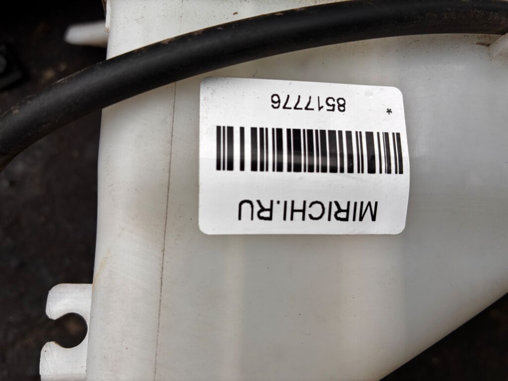 Бачок омывателя на Daihatsu Move LA150S 860141-927