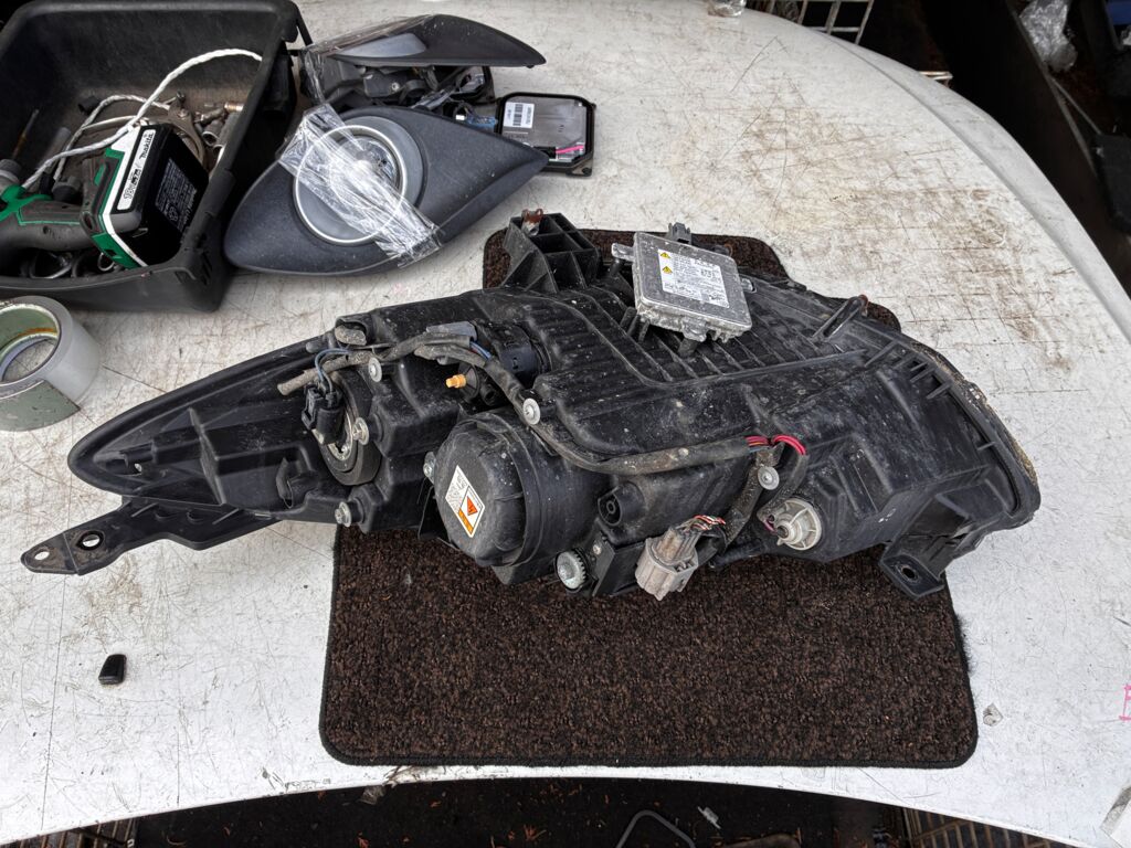 Фара на Mazda Demio DE3FS P6515, Правое расположение