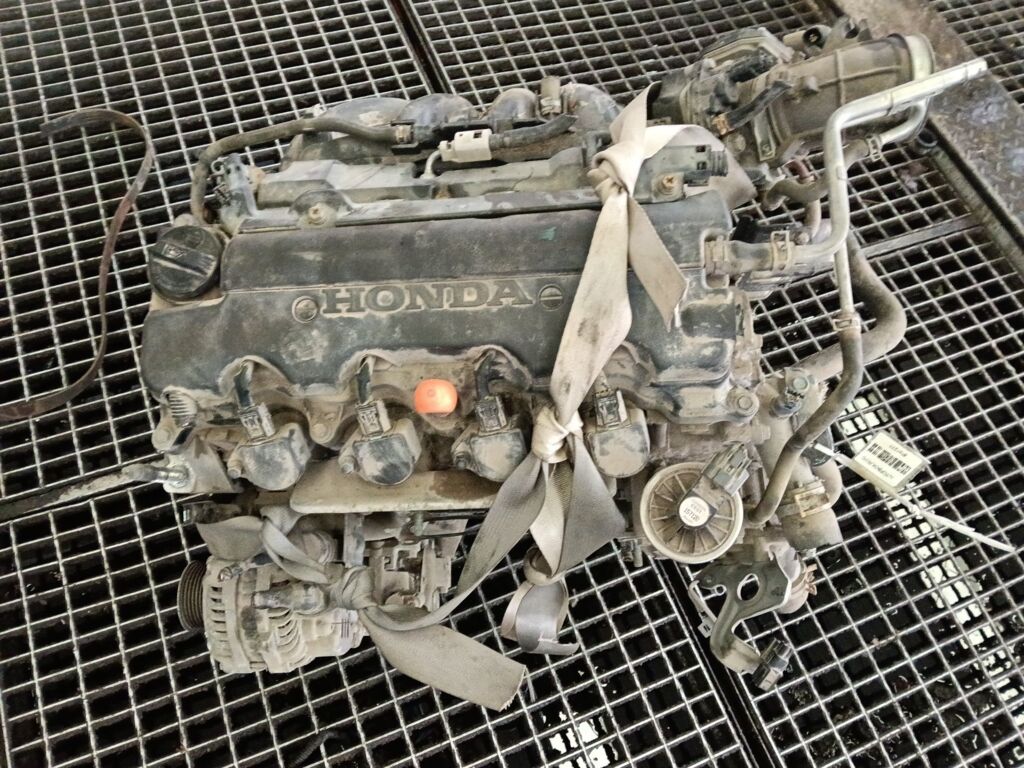 Двигатель на Honda Civic FD1 R18A1
