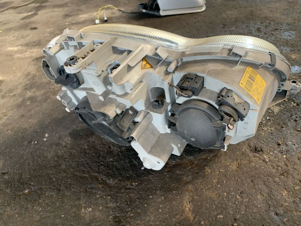 Фара на Mercedes-Benz C-Class Station Wagon S203.246 A2038203759  030116667715, Левое расположение