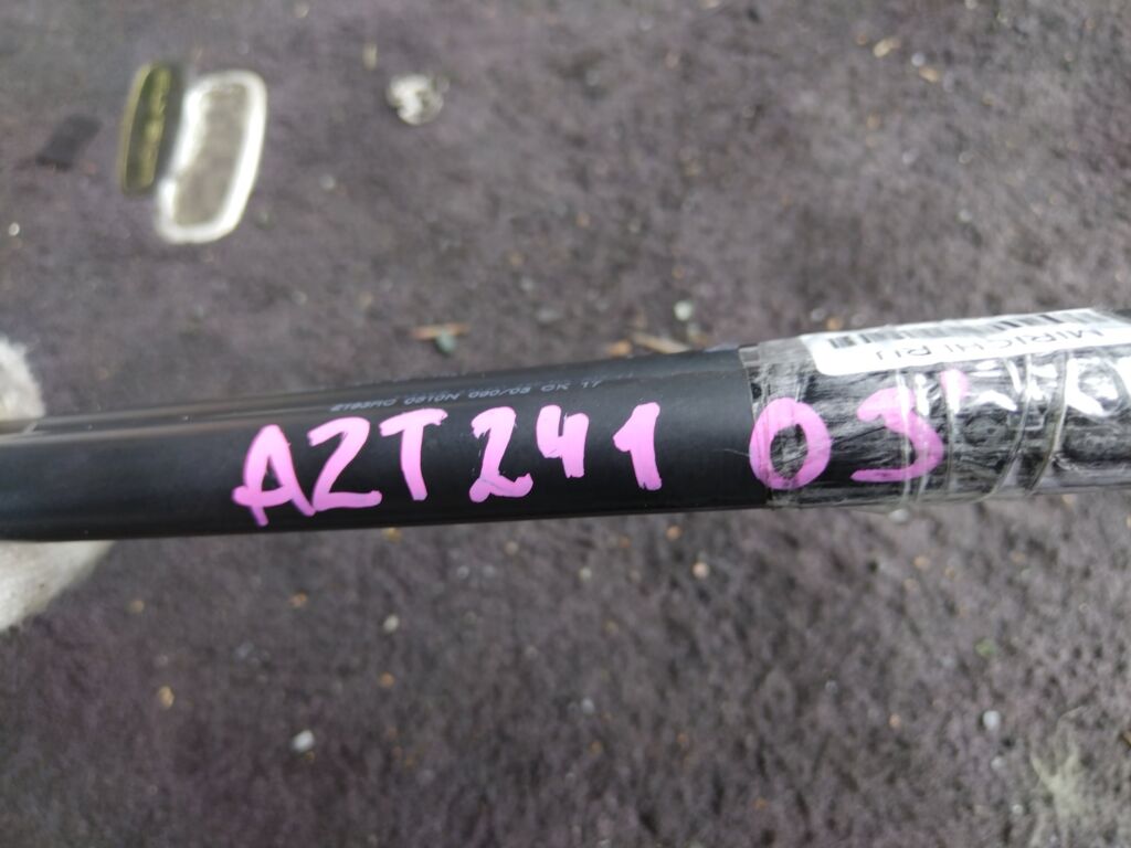 Амортизатор двери на Toyota Caldina AZT241W