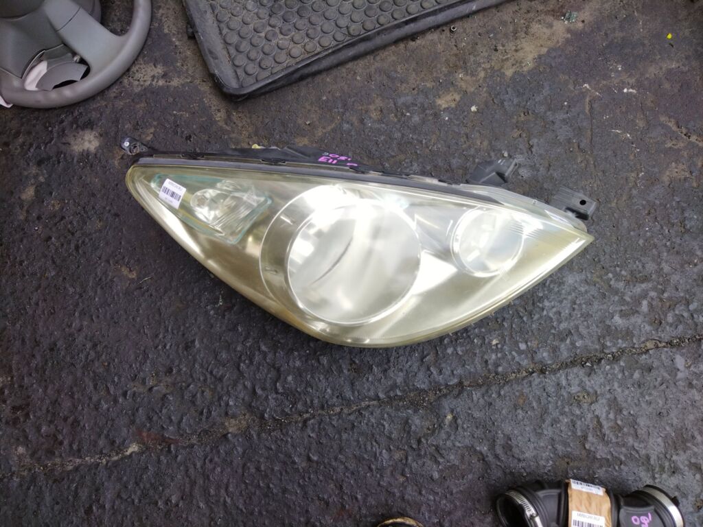 Фара на Nissan Note E11 H005, Правое расположение