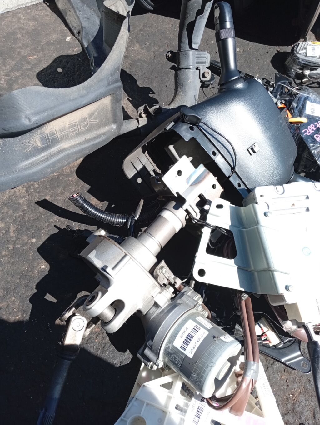 Рулевая колонка на Toyota Voxy ZRR70G