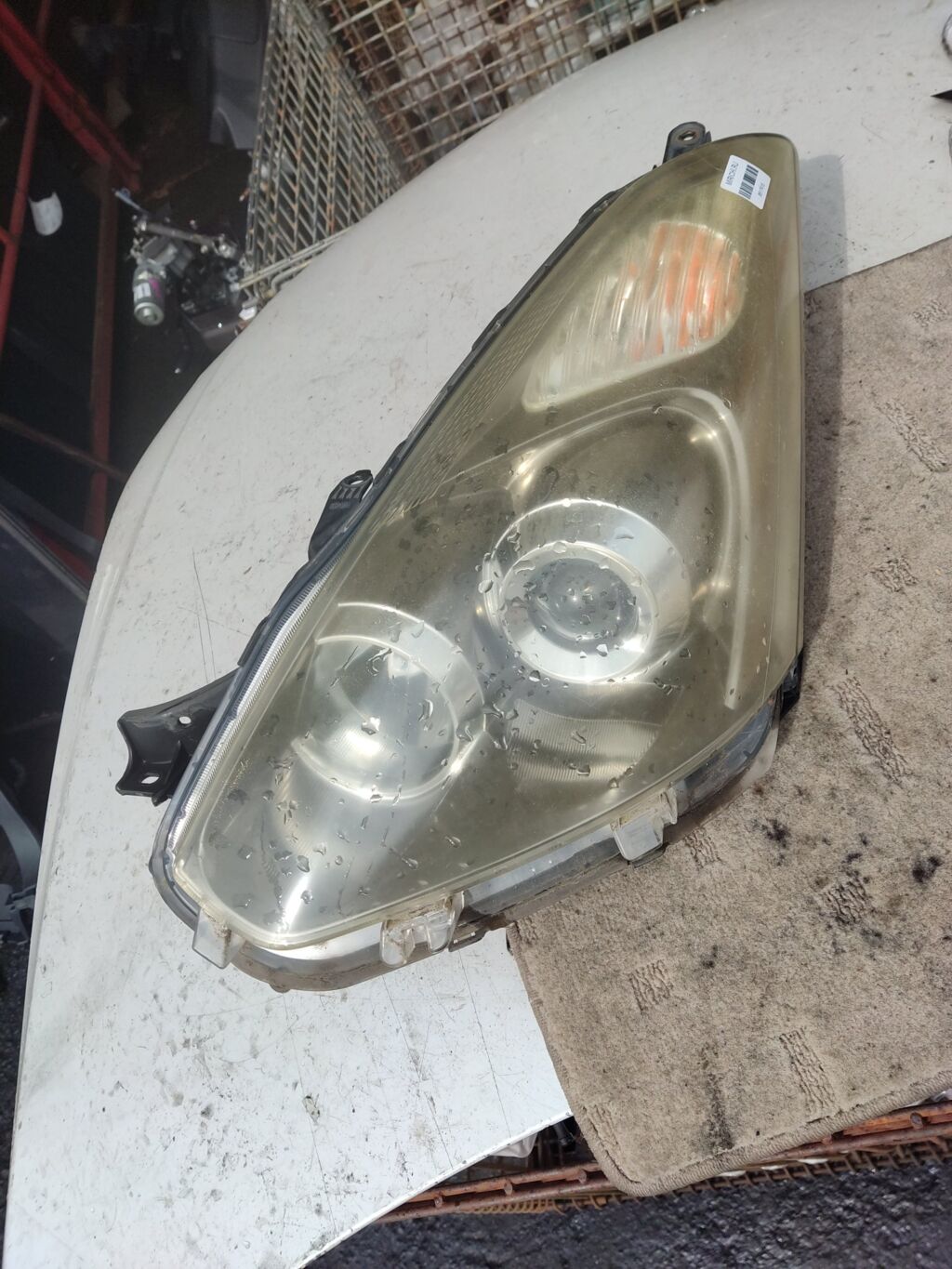 Фара на Toyota Wish ZNE10G 68-13, Левое расположение