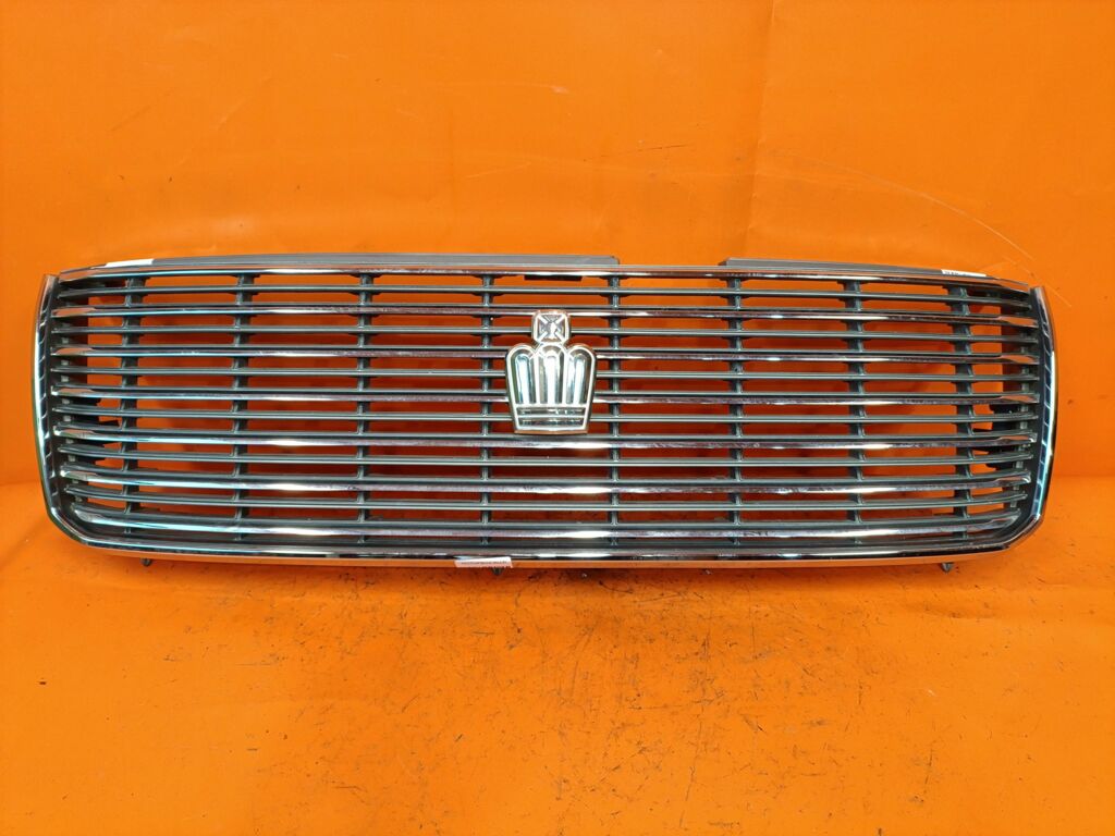Решетка радиатора на Toyota Crown Comfort GXS12