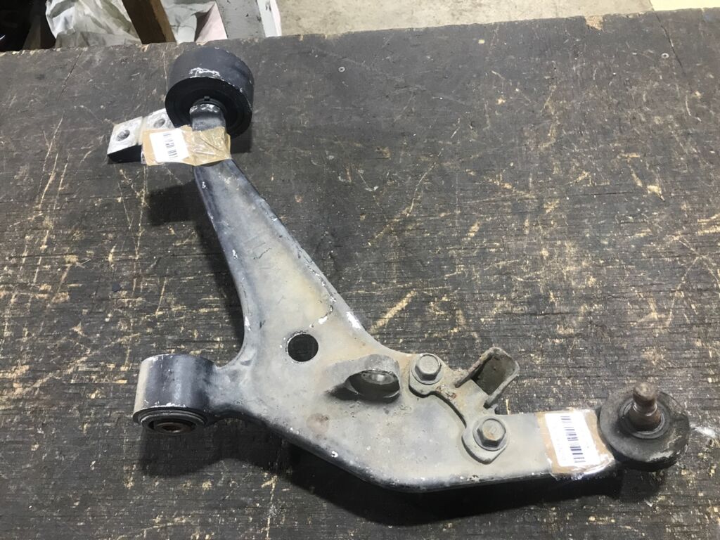 Рычаг на Nissan X-Trail NT30 QR20DE 54501-8H310  SH-49086  UQ-075-4728  UQ-075FL-NT30, Переднее Левое расположение