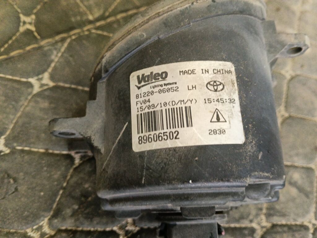Туманка бамперная 06-130 06-130,81220-06052 на Toyota Corolla ZRE120L Фото 2