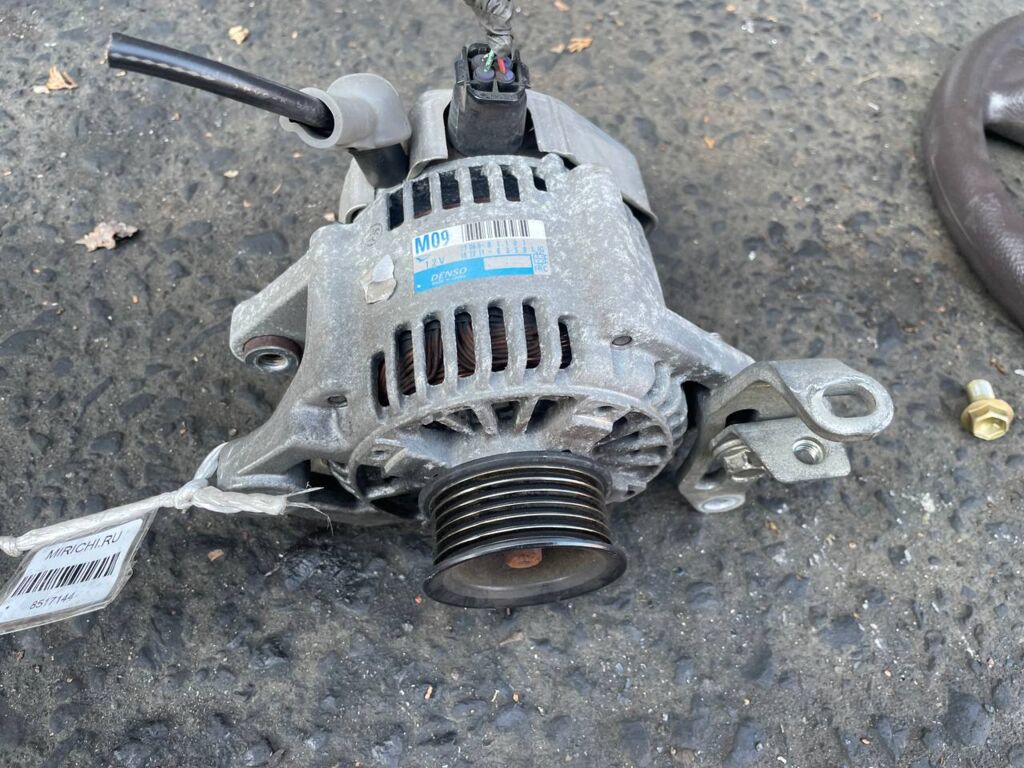Генератор на Toyota Passo KGC30 1KR-FE 27060-B1101