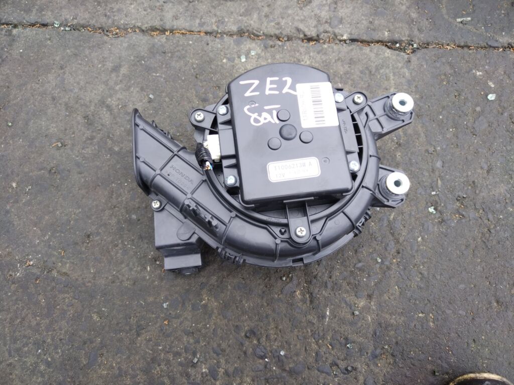 Мотор охлаждения батареи на Honda Insight ZE2 1J810-RBJ-0031