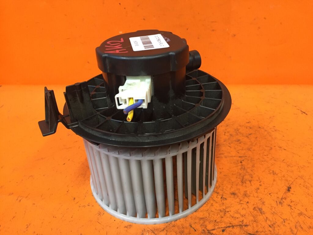 Мотор печки на Nissan March AK12 27226 AX000