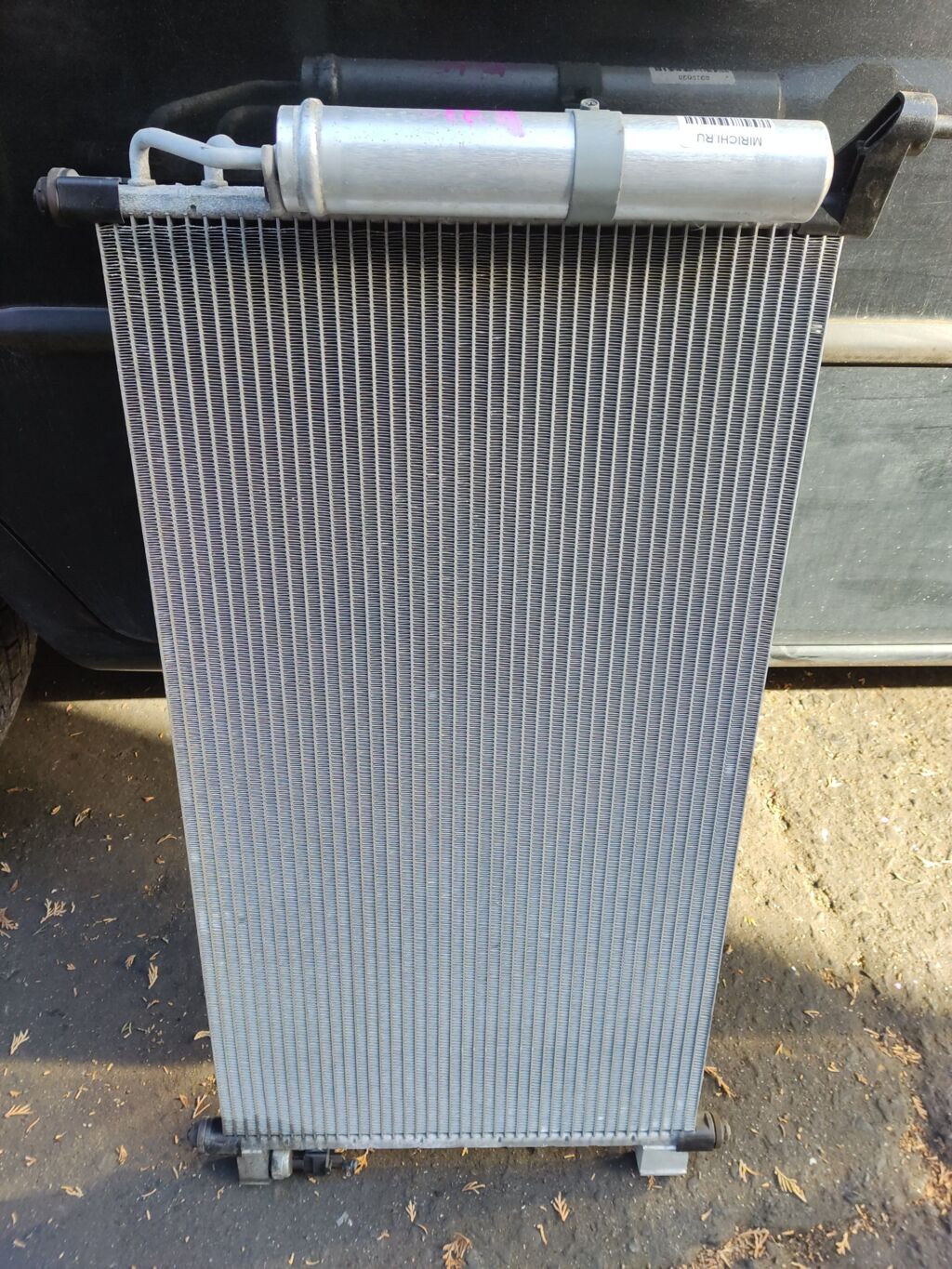 Радиатор кондиционера на Nissan Note E11 HR15DE 92110 1U600  92110 ED000  FX-267-3170  TD-267-3170