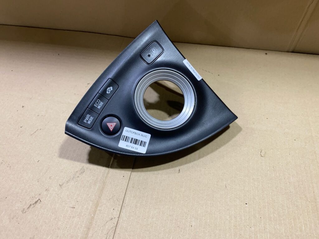 Консоль КПП на Toyota Prius ZVW30