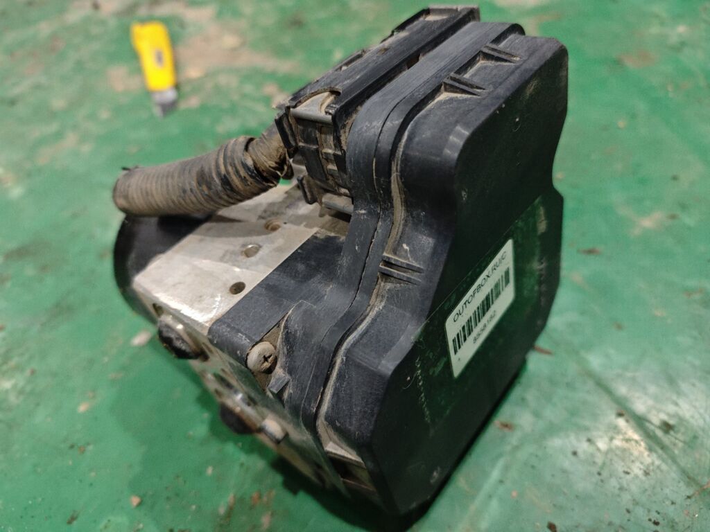 Блок ABS на Toyota Camry ACV40 2AZ-FE 44540-06020  89541-33220  133800-8990