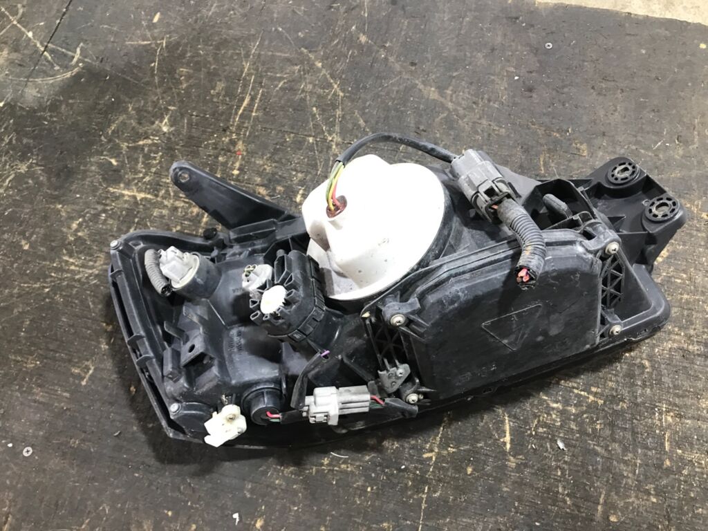 Фара 100-20751 100-20751 на Subaru Legacy B4 BE5 Фото 2