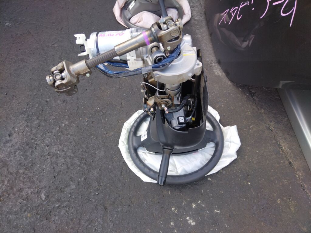 Рулевая колонка на Toyota Aqua NHP10 Фото 3