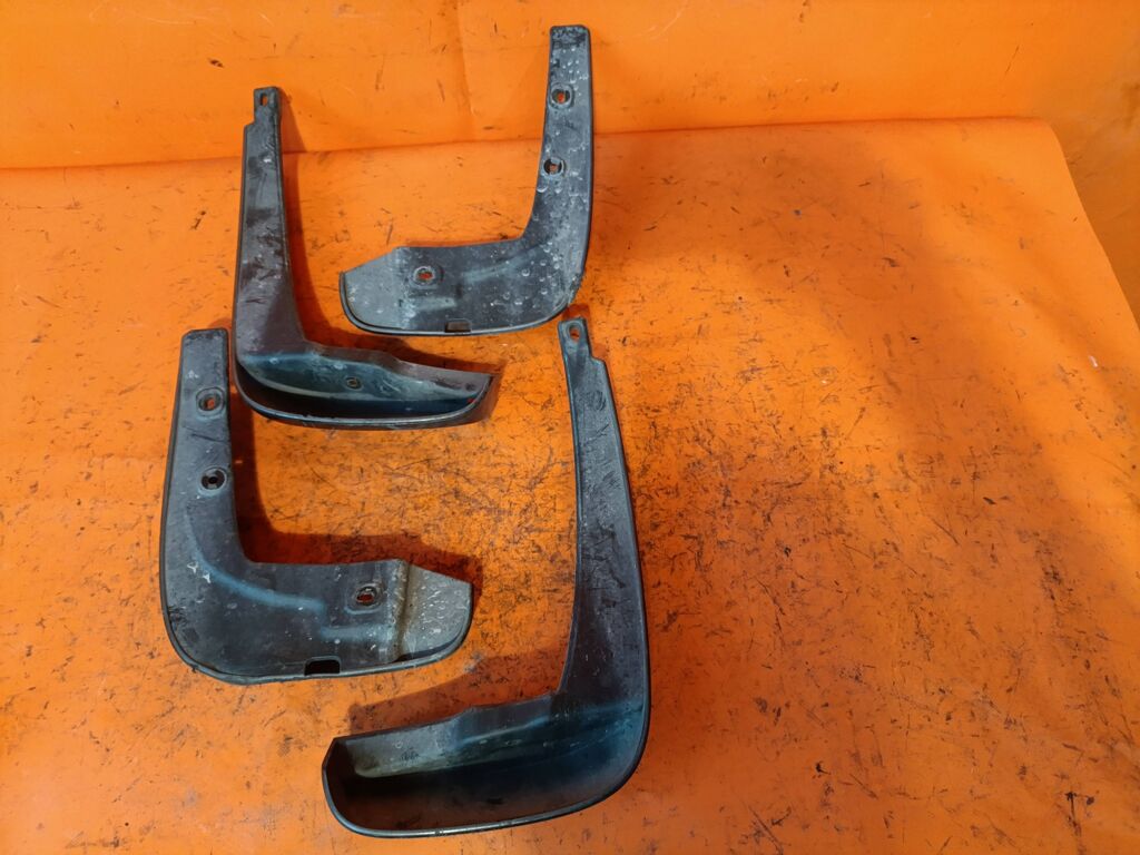 Брызговик на Honda Fit GE8