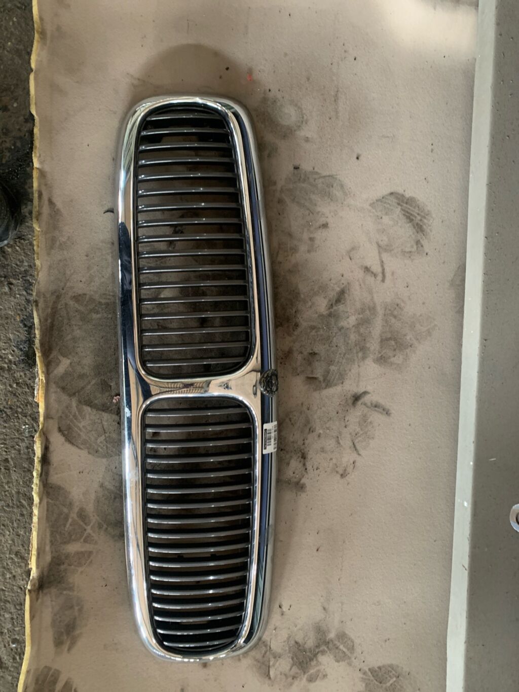 Решетка радиатора на Jaguar Xj X308 82996 км HNC5504BB  BPCS94401