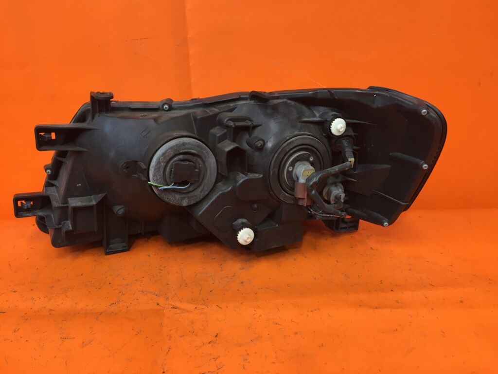 Фара на Nissan Liberty RM12 1686, Правое расположение