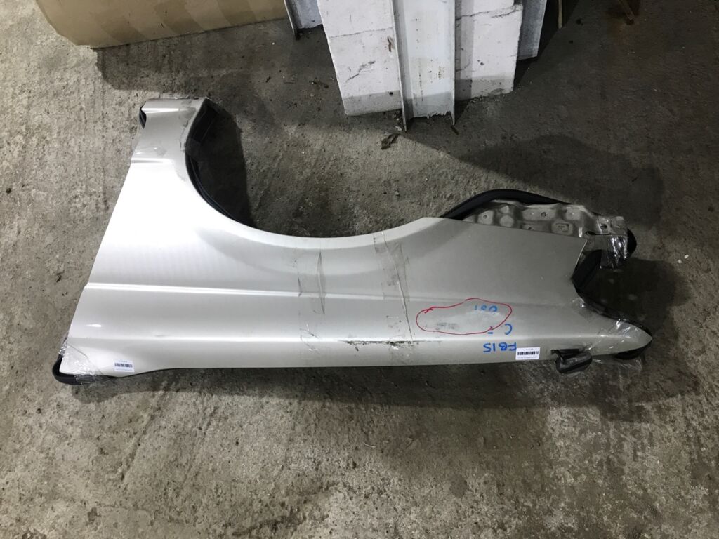 Крыло переднее на Nissan Sunny FB15, Левое расположение
