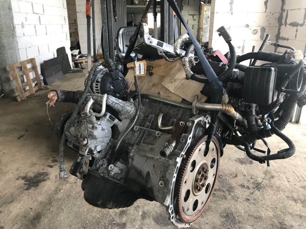 Двигатель 19000-28330 на Toyota Avensis AZT255 1AZ-FSE Фото 3